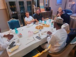 DINER OFFERT PAR LE PRESIDENT BAYE CISS LA RYAD, SA RESIDENCE PRIVEE A SON EXCELLENCE L'AMBASSADEUR D'ALGERIE